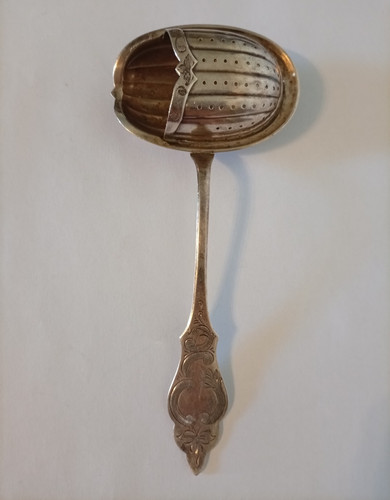 Versilbertes teesieb mit griff - versilbertes,