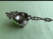 altes versilbertes Teesieb mit